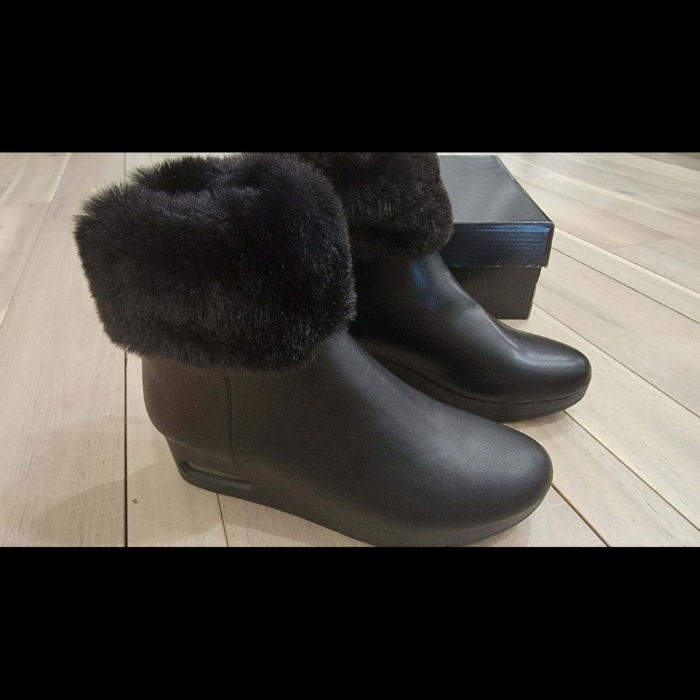 Abri-Wedge Bootie